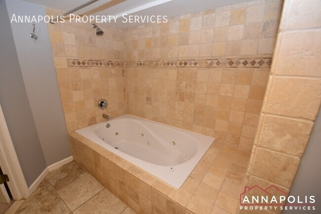 Building Photo - 817 Cedarcroft Dr