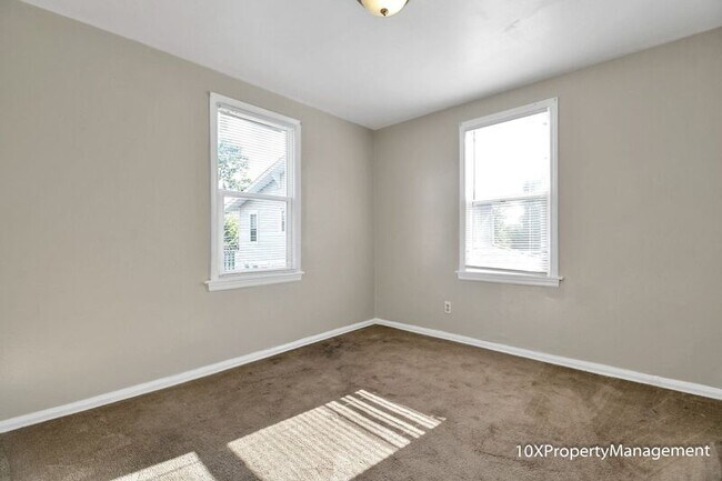 Building Photo - 2065 W Mound St