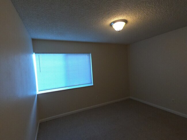 Building Photo - Gunbarrel Great 2 bed/2 bath Ground Floor Condo