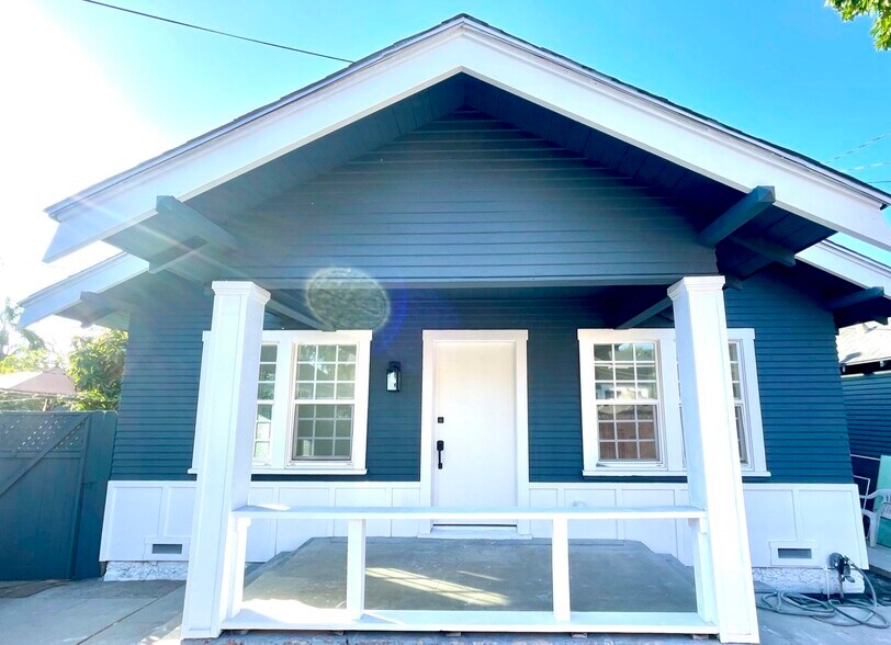 Primary Photo - 211 E Alberta St