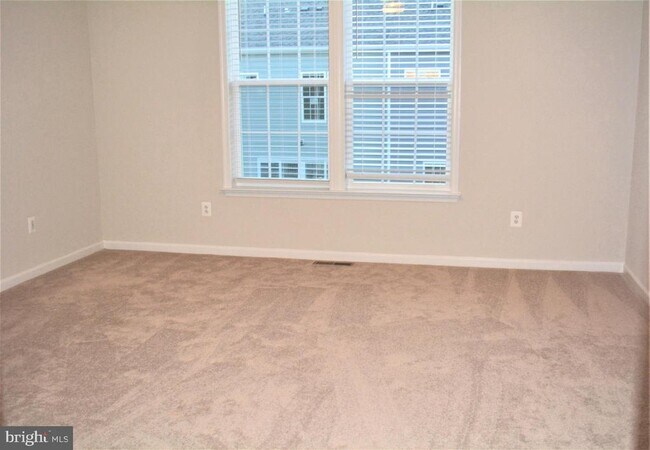 Building Photo - 6050 Krantz Dr