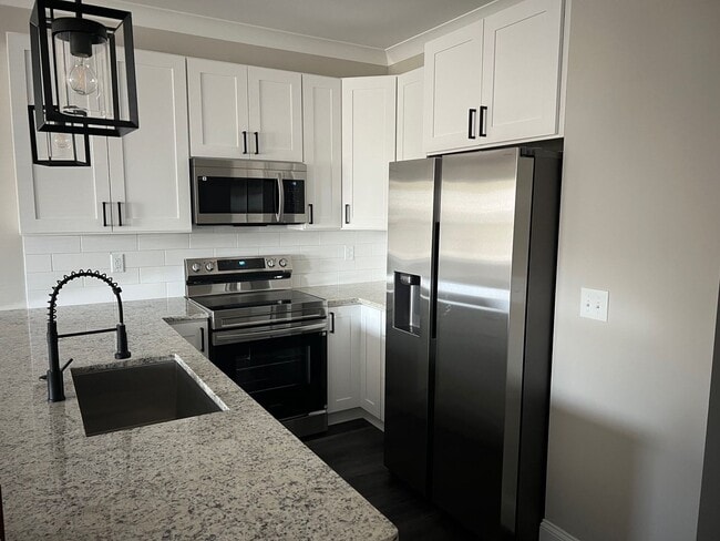 Building Photo - 1218 House St