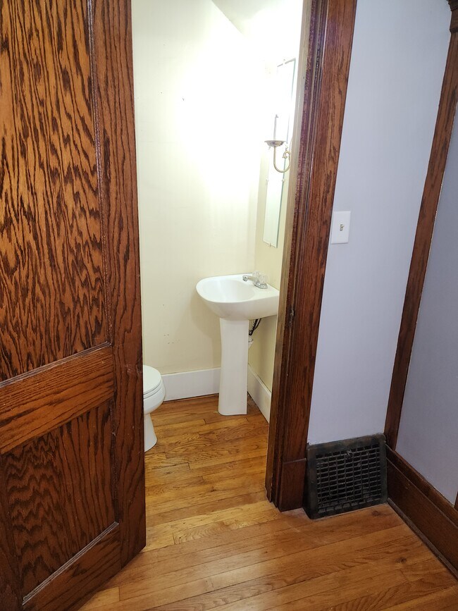 Building Photo - 511 2nd Ave SW