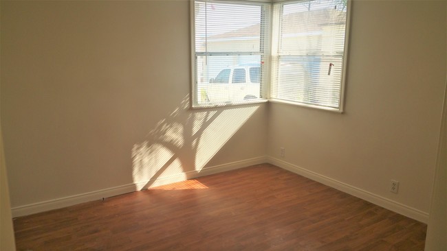 BEDROOM - 3509 Ellison St