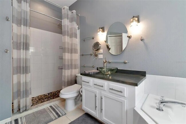 Building Photo - 412 36th St NE