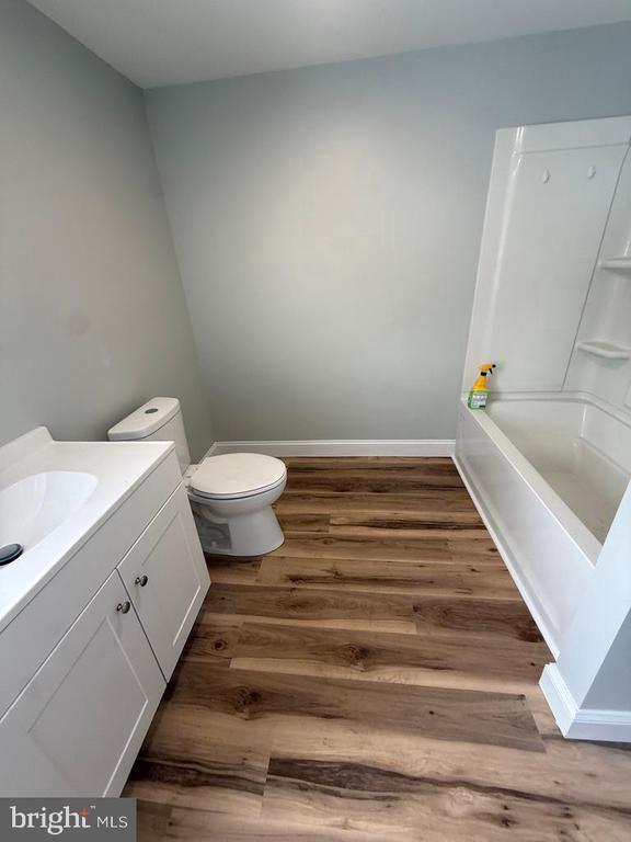 Building Photo - 111 E Barber Ave