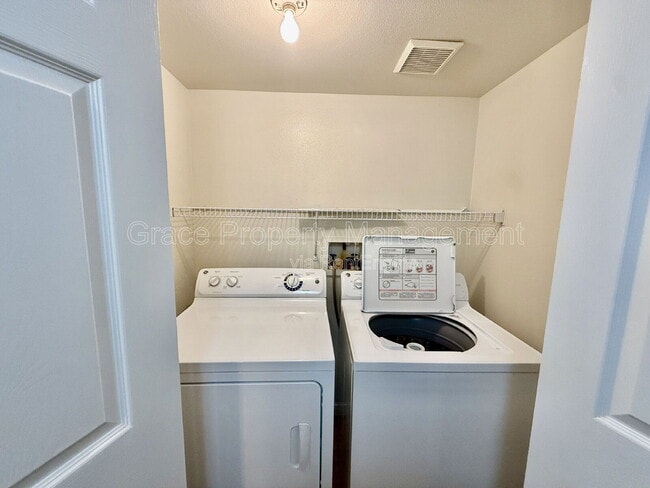 Building Photo - 1146 Opal St