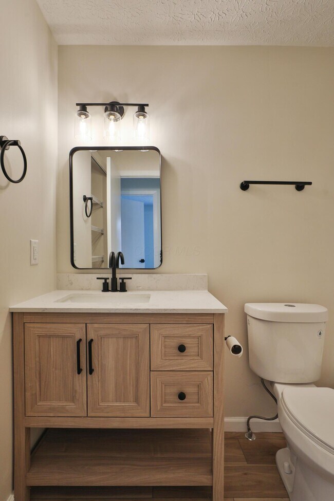 Building Photo - 989 Lavender Ln