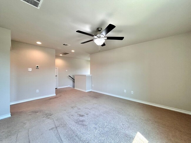 Building Photo - 3/BR 3.5/BS Two-Story Home with Large Bedr...