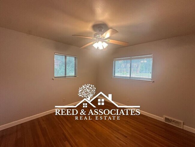 Building Photo - Spacious 3-Bedrooms in White Station Schoo...