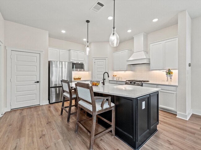 Building Photo - 18523 Vivacious Ln