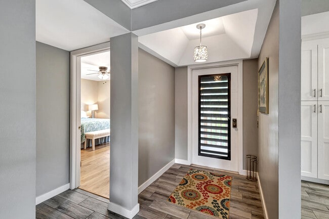 Building Photo - 618 Brackenwood Cove