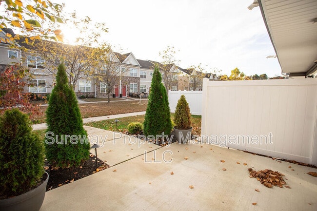 Building Photo - 2 Mulberry ln