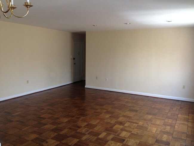 Building Photo - 4114 Davis Pl NW