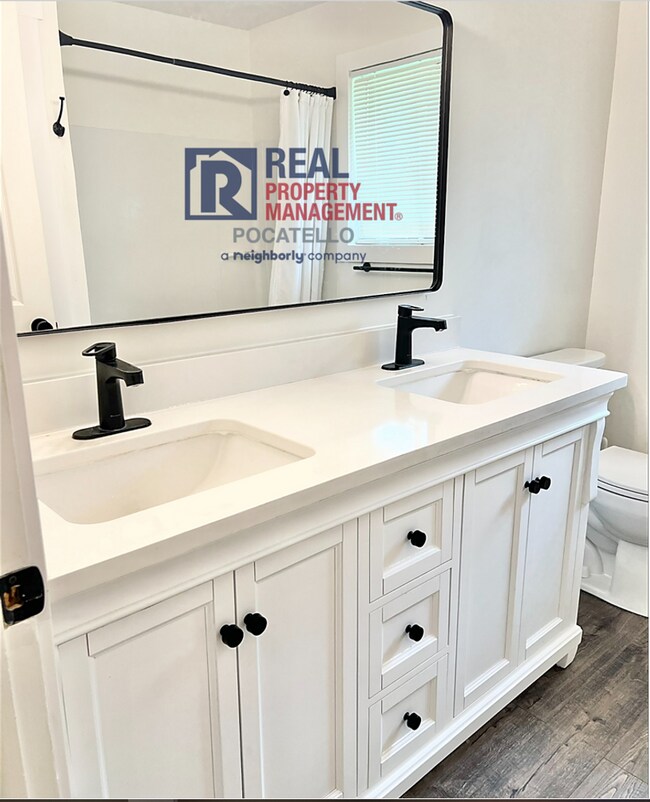 Building Photo - 1921 Monte Vista Dr