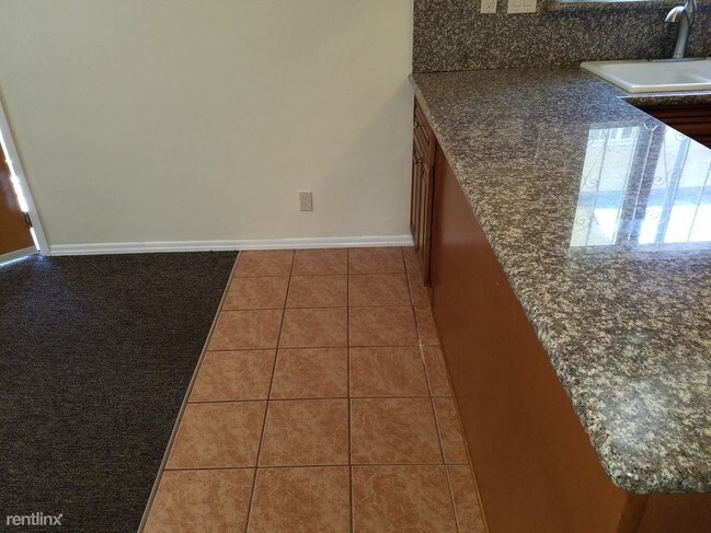 Building Photo - 2 br, 1 bath  - 442 Solano Ave
