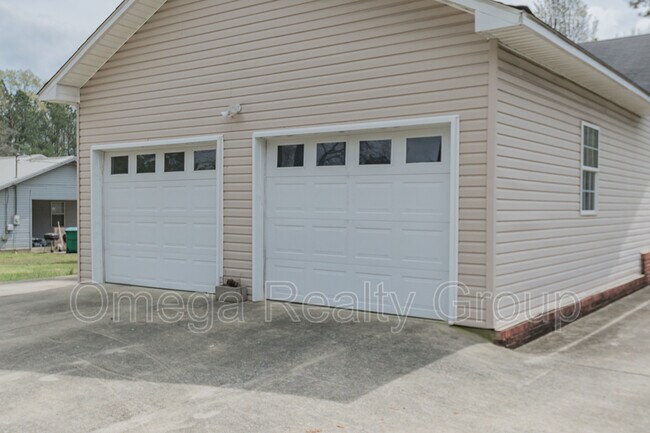 Building Photo - 125 Carol Cir