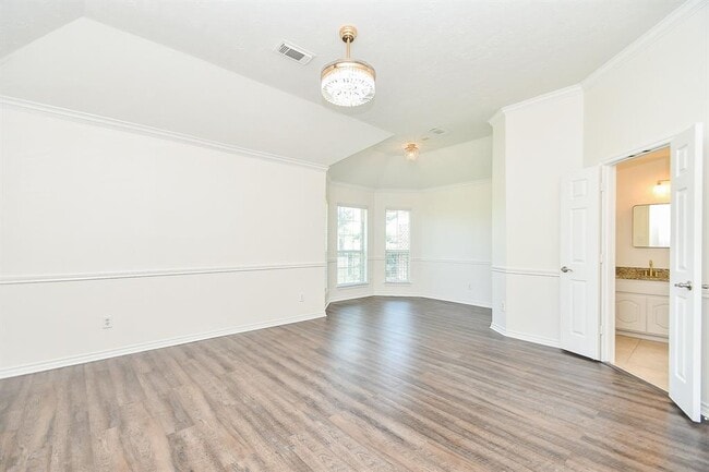 Building Photo - 10206 Hahns Peak Dr