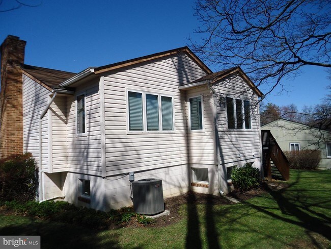 Building Photo - 8727 Litwalton Ct