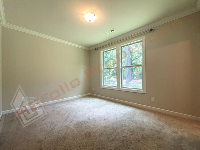 Building Photo - Gorgeous 5 Bedroom Home with First Floor In-law Suite & 3 Car Garage, Golf Course, Pool, Tennis a...