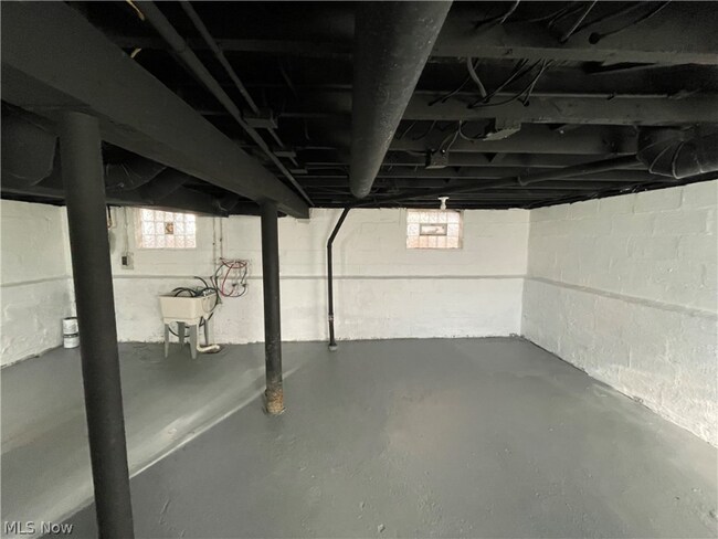 Building Photo - 3919 E 99th St