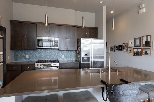 Building Photo - 3000 Speedway