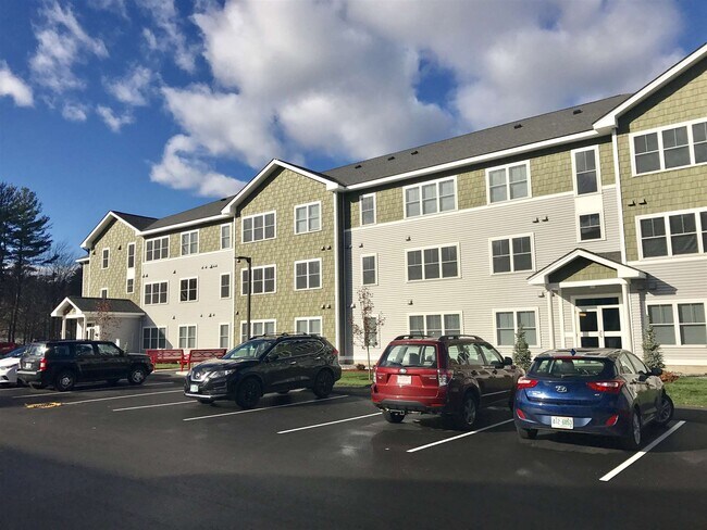 Building Photo - 10 E Ridge Dr
