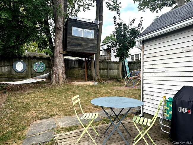 Building Photo - 369 Verplanck Ave