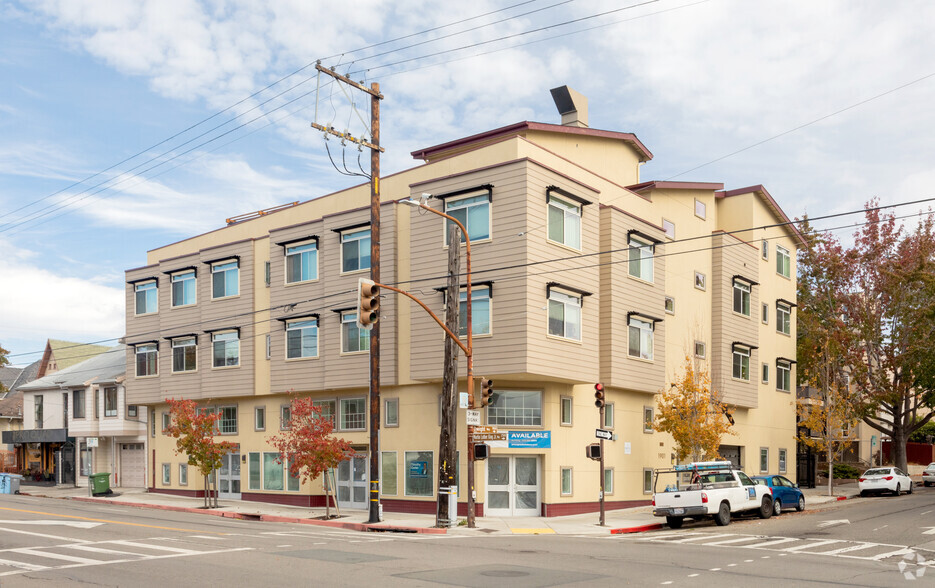 Primary Photo - Stranda Apartments