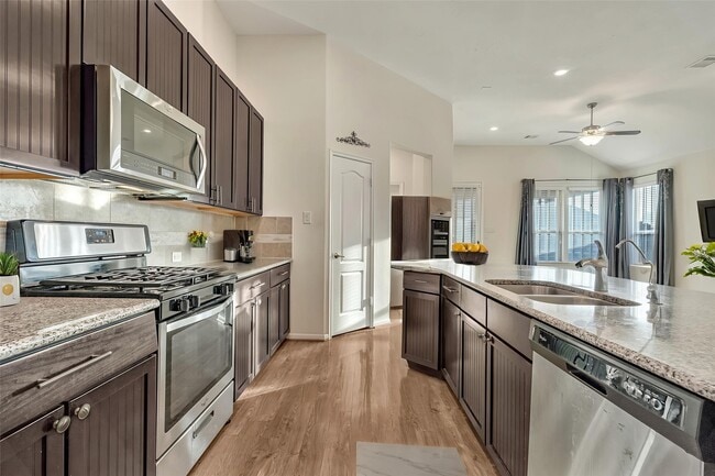 Building Photo - 25403 Brentmoor Dr