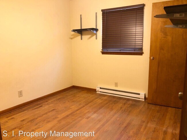 Building Photo - 3 br, 1.5 bath House - 1800 W. Sunset