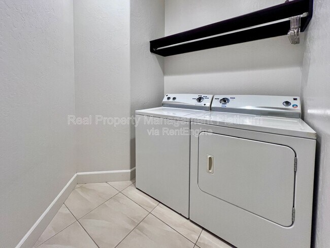 Building Photo - 3415 Brimhall Ln