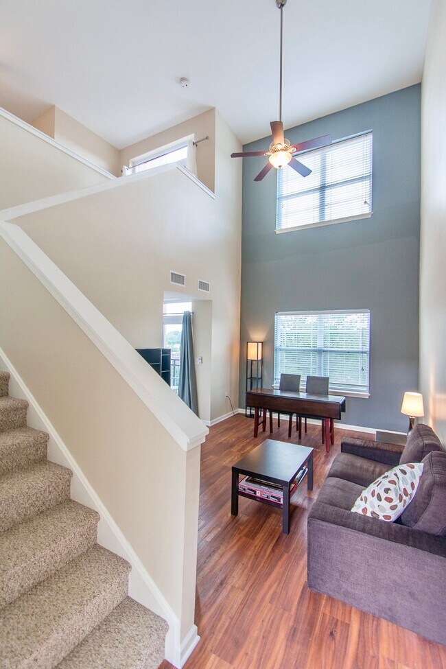 Building Photo - Tenth & College Village