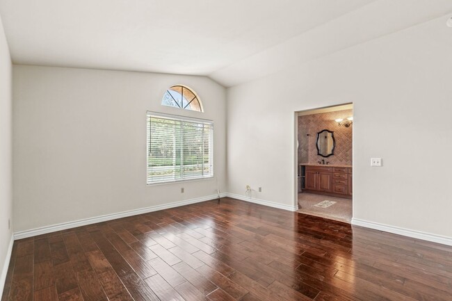 Building Photo - 471 Lorenzo Dr