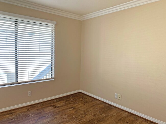 Building Photo - For Lease – Beautiful 2 Bed, 2 Bath Condo in Northwood Horizon | $3,195/month