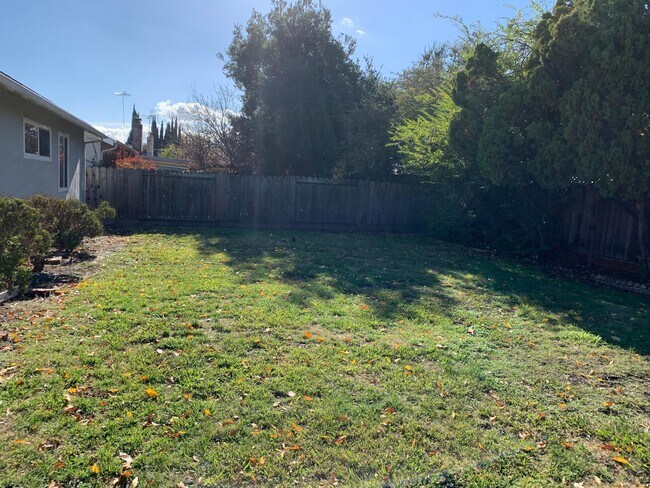 Building Photo - 10787 Willowbrook Way