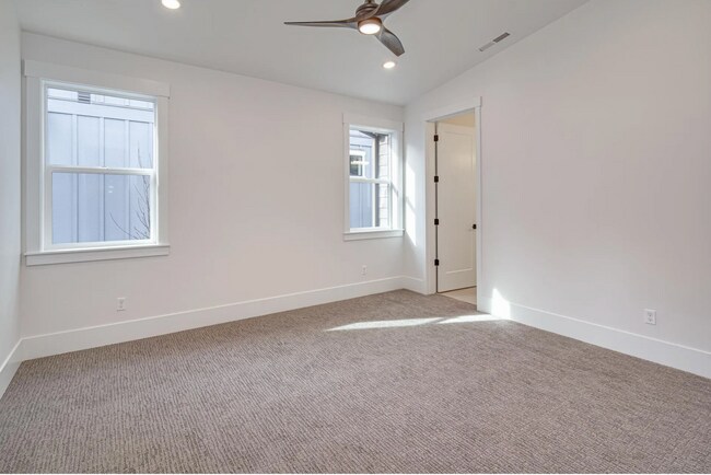 Building Photo - 62685 McClain Dr