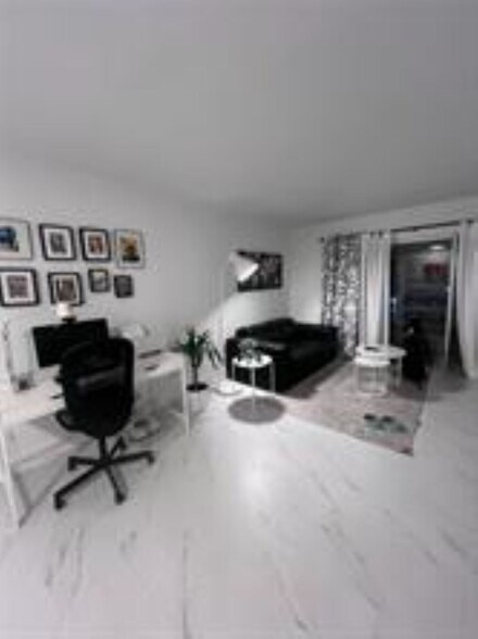 Building Photo - 2970 NE 16th Ave