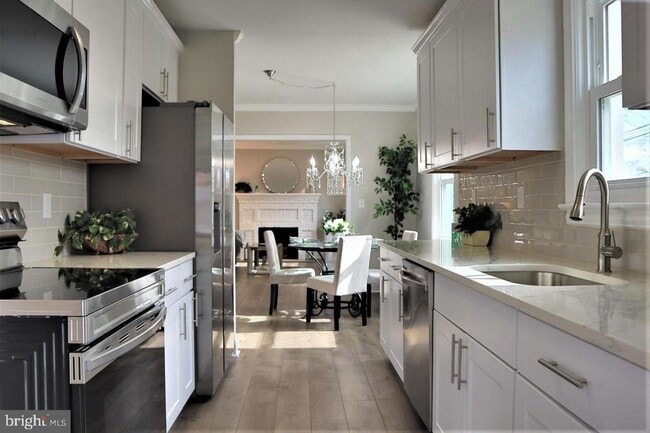 Building Photo - Charming Restored 5BR, 3.5BA Colonial Minutes from D.C.