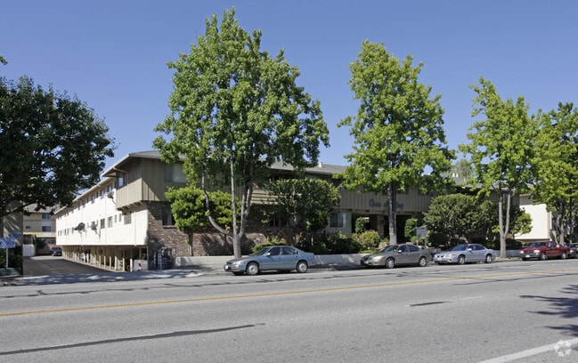 Building Photo - Casa Del Rey