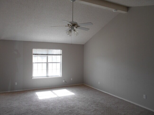 Building Photo - 3/2/2 Frenship ISD