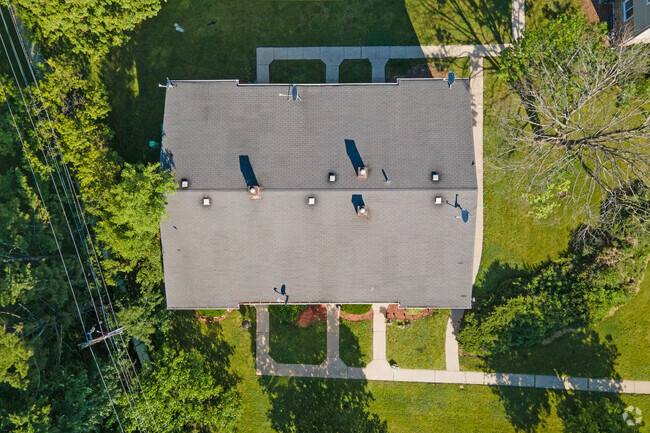 Aerial Photo - Glen Ellyn Court