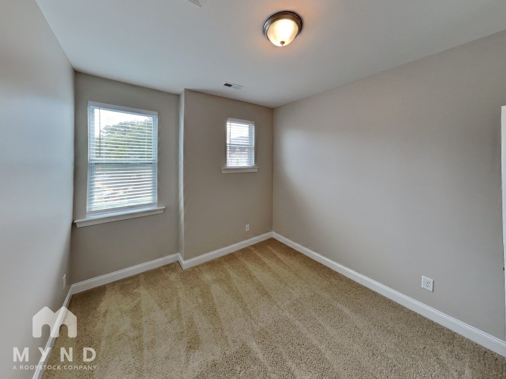 Building Photo - 2543 Statesville Ave