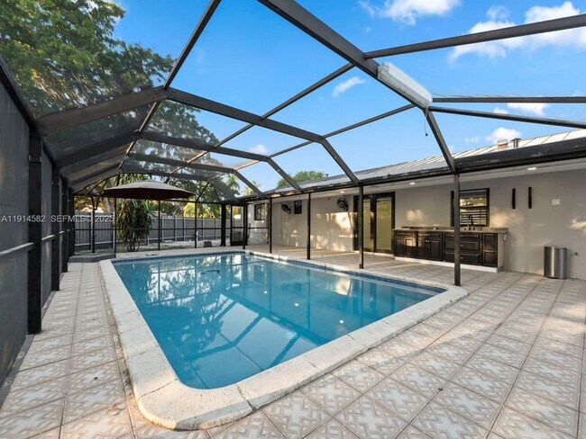 Building Photo - 19850 Franjo Rd