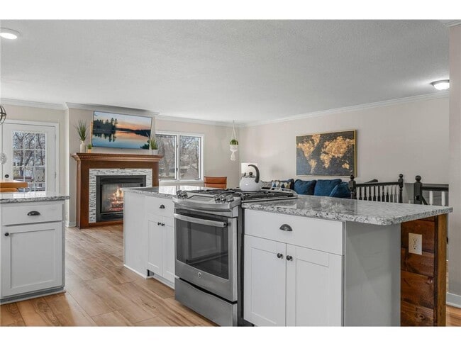 Building Photo - 540 Orchid Ln N