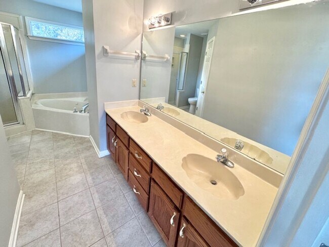 Building Photo - CallawayHillsDr4851