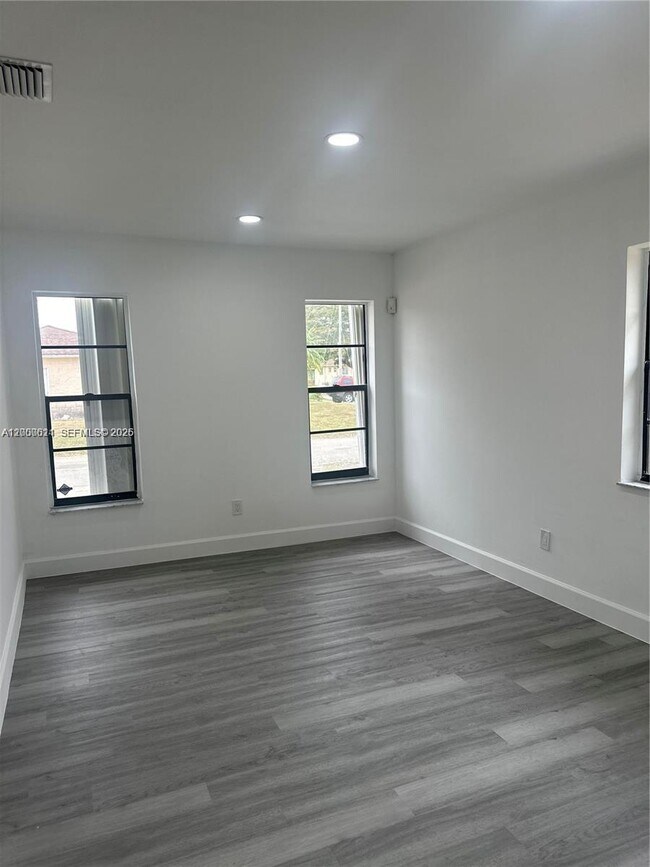 Building Photo - 6560 SW 49th St