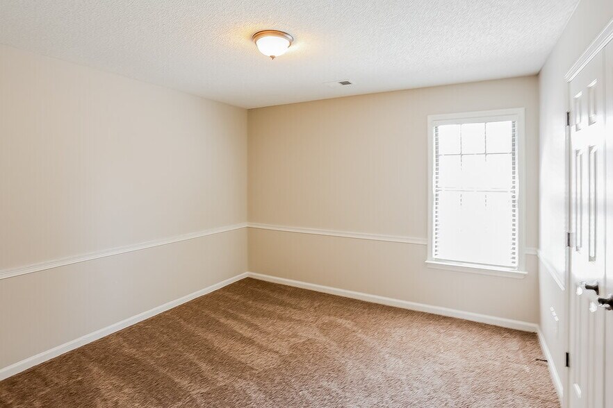 Building Photo - 4365 Barrymor Dr