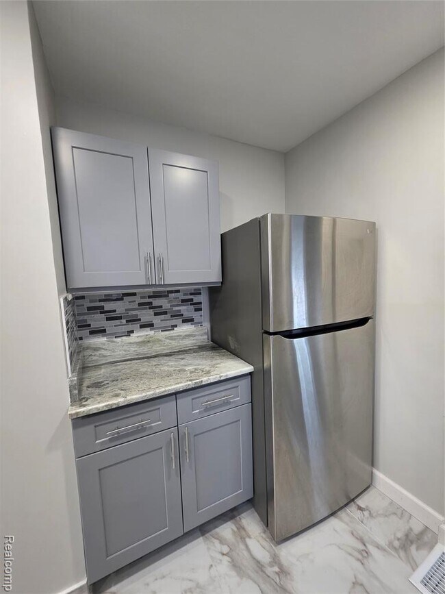 Building Photo - 7249 Silvery Ln