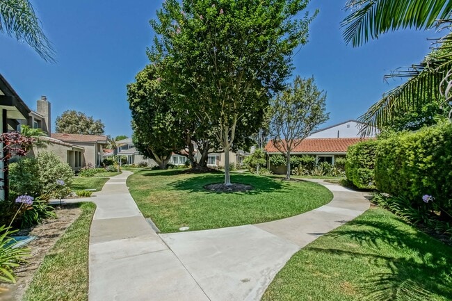 Building Photo - Bright & Spacious, 4BR3BA Home in the Private, Gated Community w/ 2 Pools, Clubhouse, Playground ...